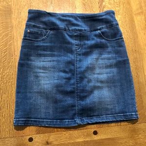 Jean Skort, size small